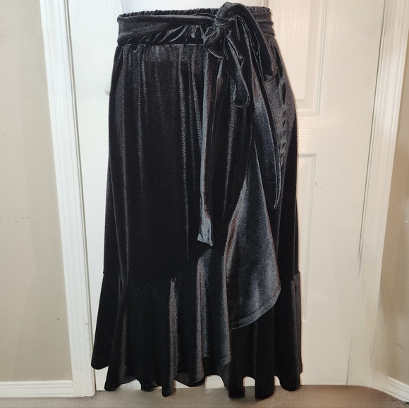 George black velvet tie-waist wrap skirt  in size xl - Picture 3 of 12